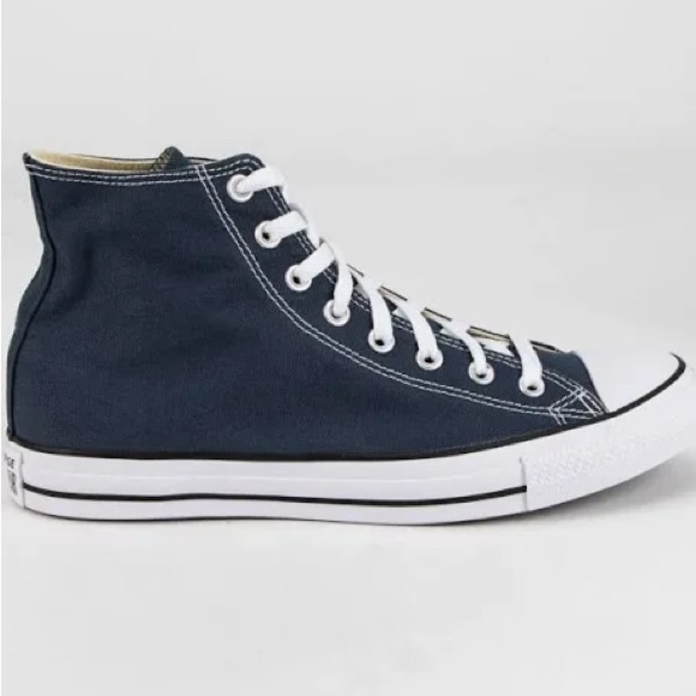 Chuck Taylor All Star Hi Sneaker in Navy Converse Men’s 4, Women’s 6